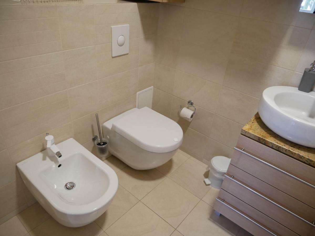 Debowa Grobla Apartment กดัญสก์ ภายนอก รูปภาพ